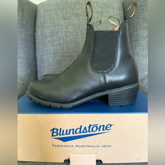 Blundstone #1671 Black Chelsea Heeled Leather Boots size EU 40 (US womens 9.5) - Picture 3 of 15
